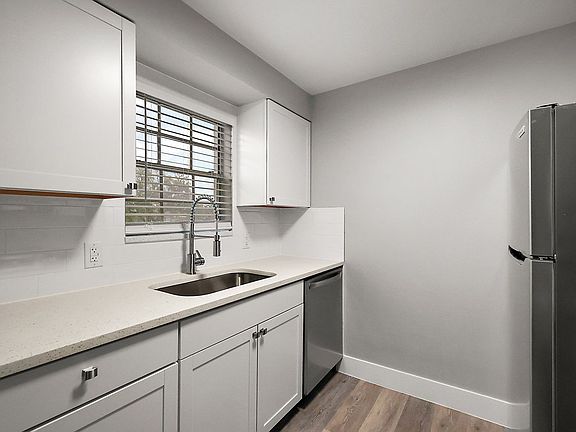 3rd image of 420 S Palmetto St #5