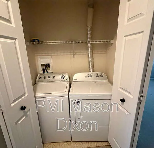 2404 Sandwich Ct — Photo 21
