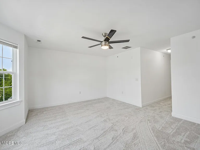 16 Emily Ct — Photo 17