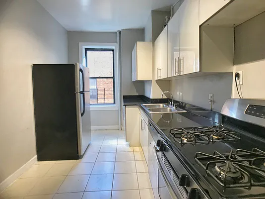 Rented by Bohemia Realty Group | media 9