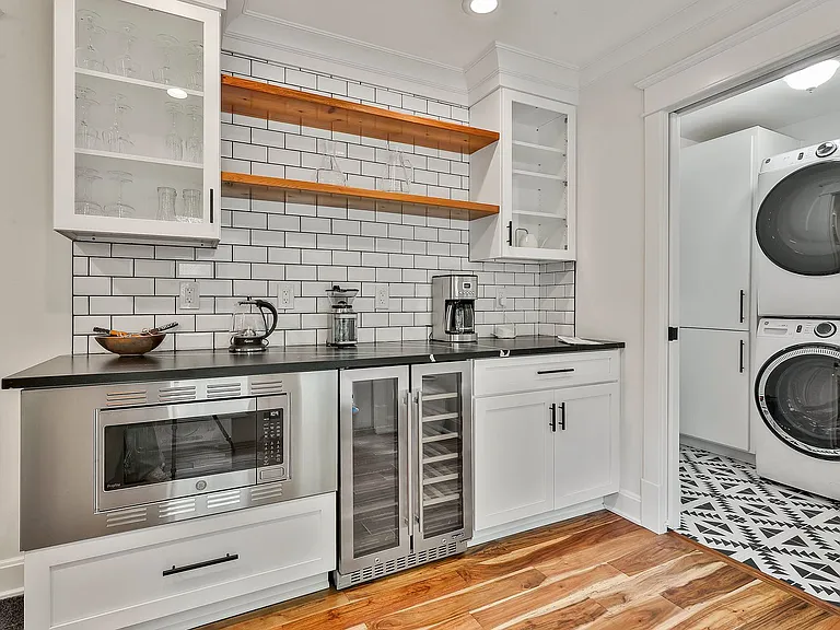 410 Thornton Lane — Photo 14