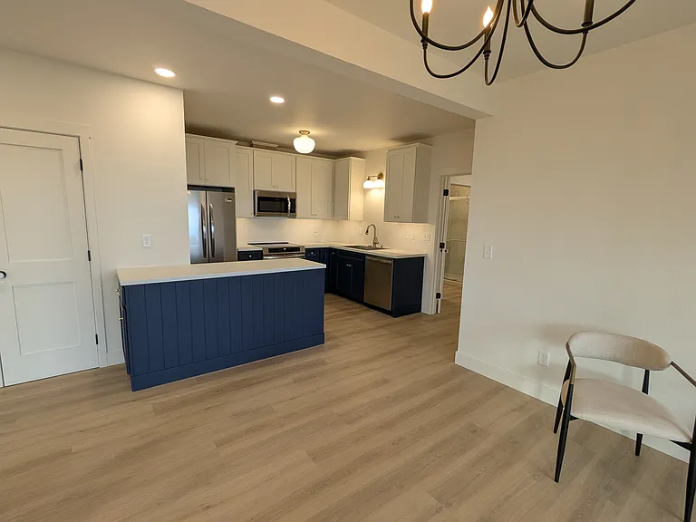 280 Cleveland St #280 — Photo 8