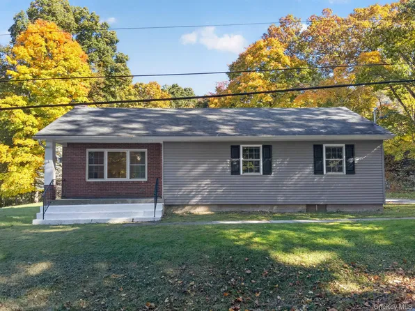 53 Mountain Road, Cornwall On Hudson, NY 12520
