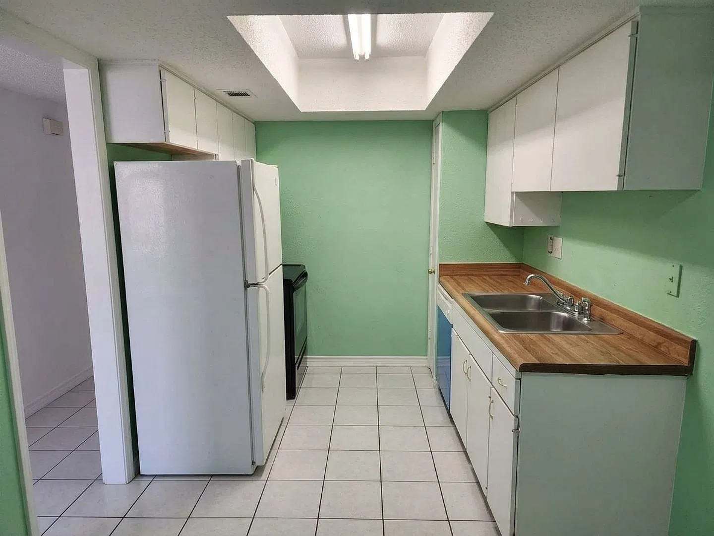 Victoria Lane Condominiums — Photo 3