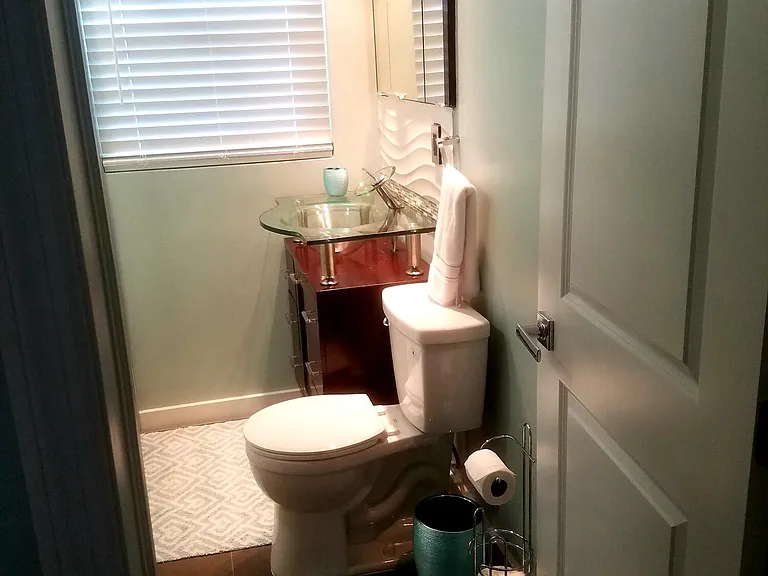 415 NE 8th Ave — Photo 12