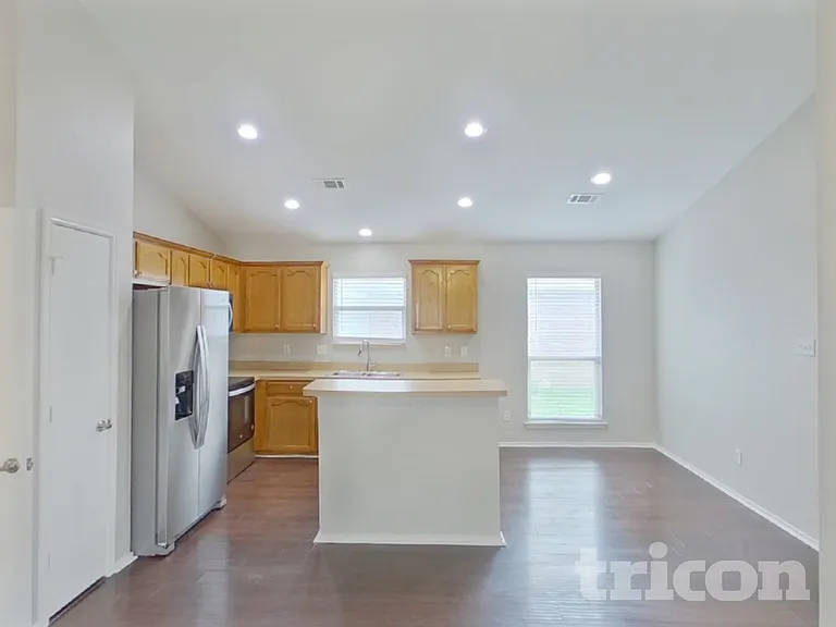 1145 Boxwood Dr — Photo 5