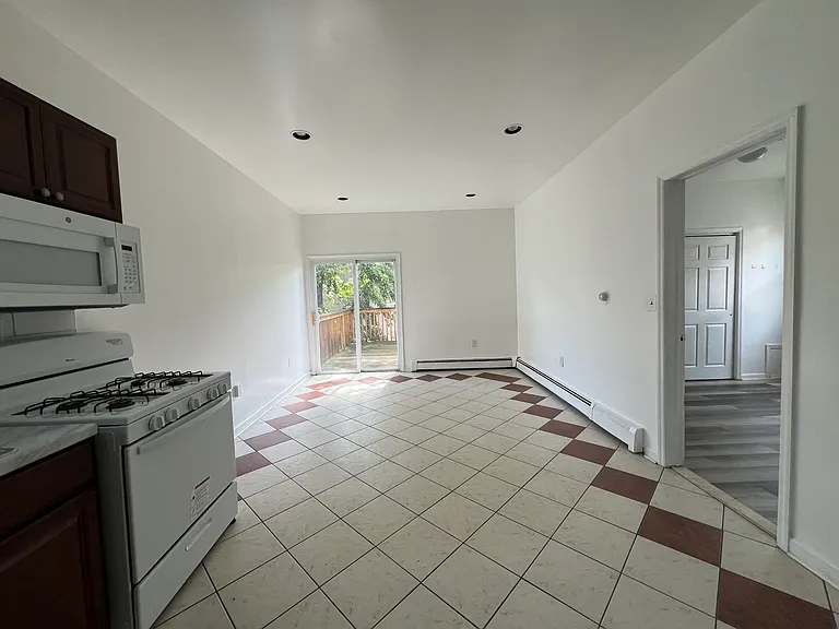 5 Timothy St #4 — Photo 9