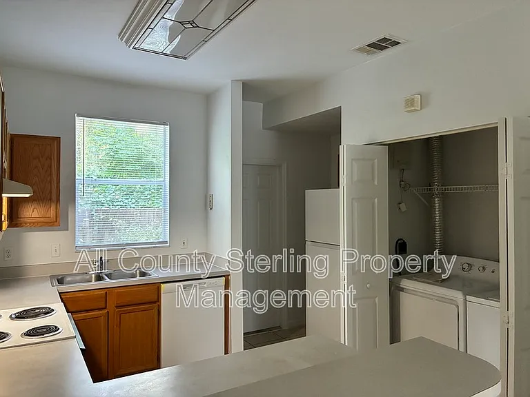 4415 SW 34th St #304 — Photo 7