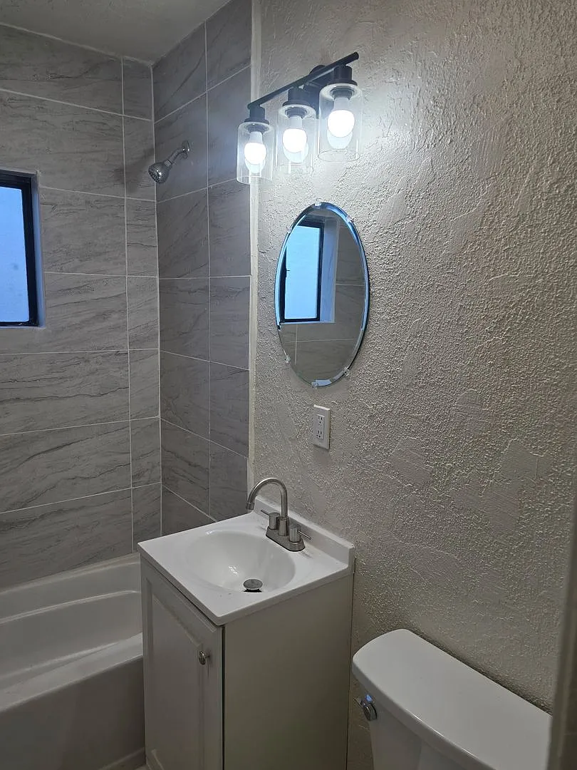 1506 W Yucca Ave — Photo 4