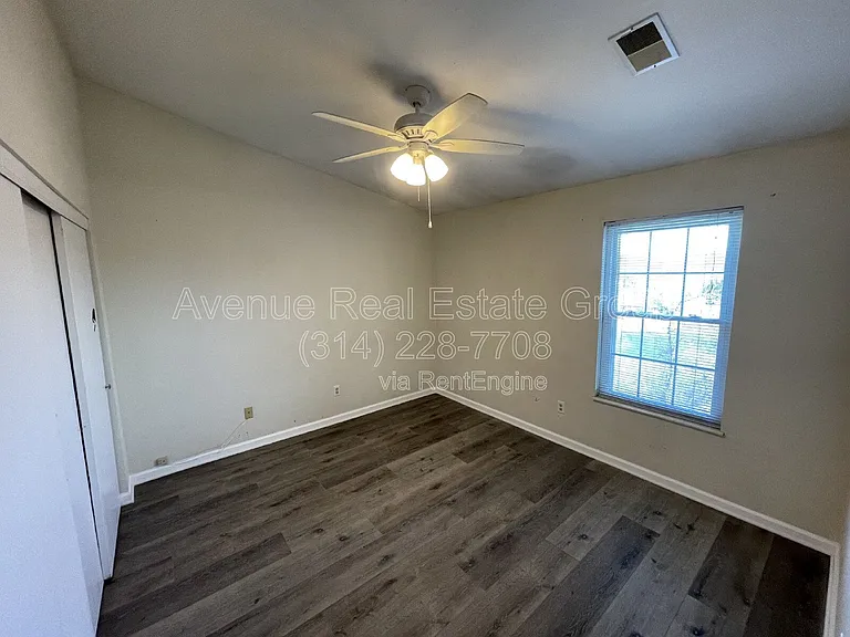 1231 Creve Coeur Crossing Ln #I — Photo 8