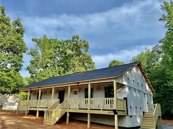 1010 High Rock Shores Dr, Lexington, NC 27292