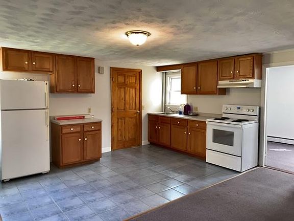 Large eat in kitchen