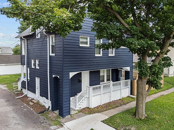5th image of 1415 Main St