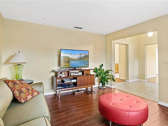 5th image of 809 Burland Cir