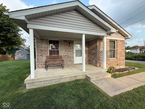 206 N Mulberry St, Waldron, IN 46182
