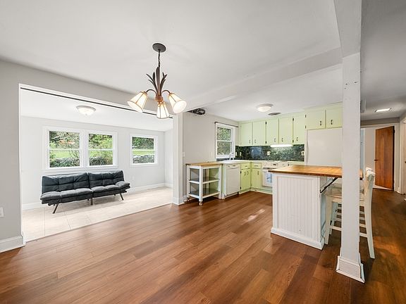 5th image of 208 Mount Vernon Rd E