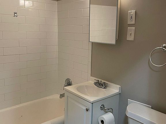 3rd image of 12065 Edgewater Dr APT 20