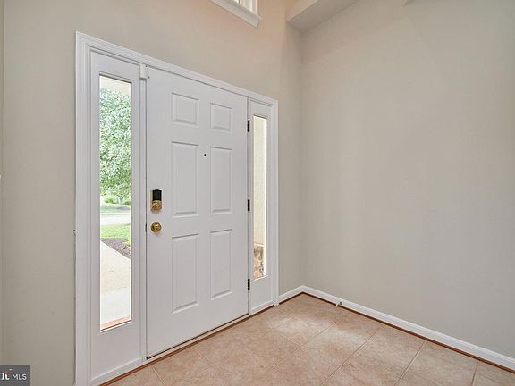 4th image of 13700 Paddock Ct