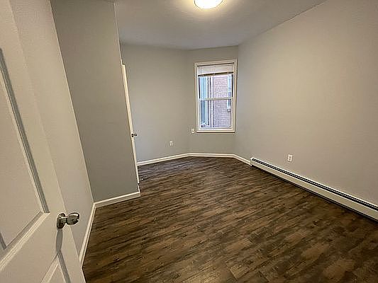 3rd image of 5159 47th St #1