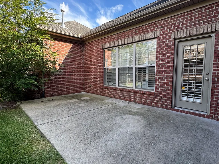 1100 Paddock Park Cir — Photo 28