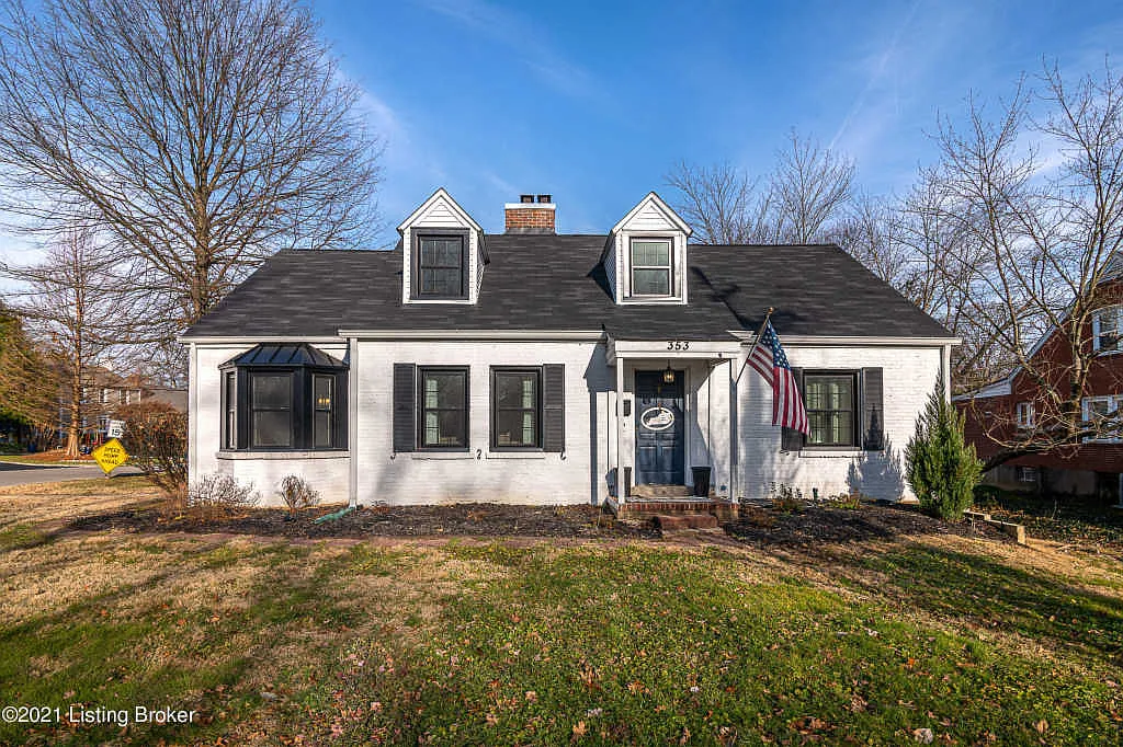 353 Chenoweth Ln photo 1