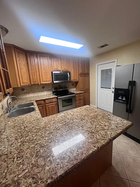 1367 Willowbend — Photo 4