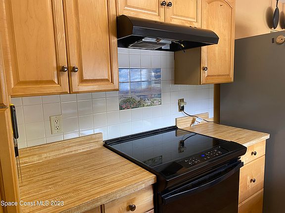 4th image of 1295 Milton St