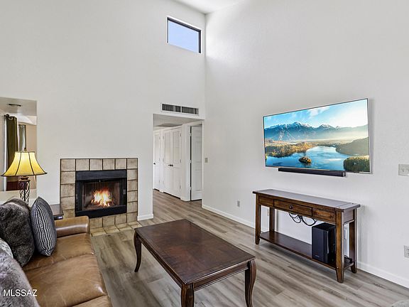 3rd image of 5376 N Calle Del Rocio