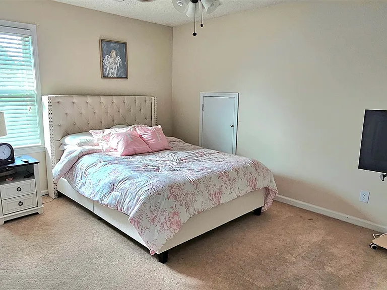 210 Sweetbriar Ln — Photo 18