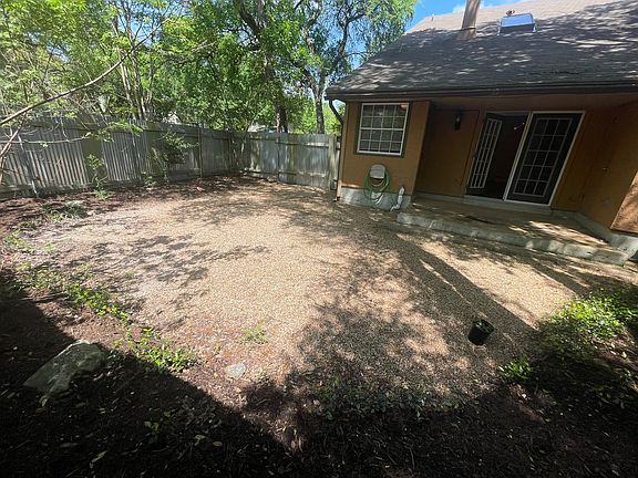 4th image of 1507 Bridgeway Dr #B