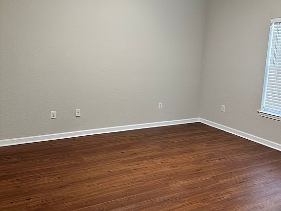 5th image of 309 Governor Gwinnett Way