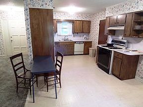 3rd image of 612 Marion St