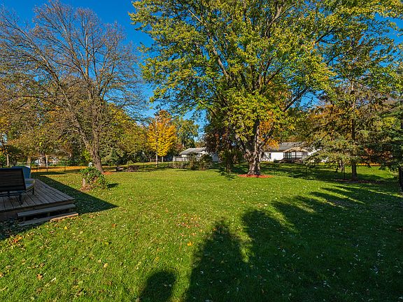 5th image of 11012 Oak Knoll Ter S