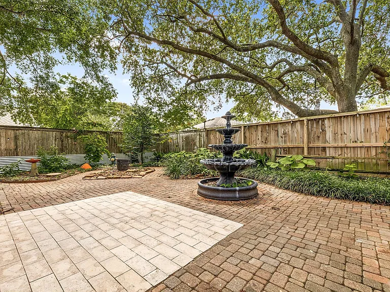 22607 Goldstone Dr — Photo 4