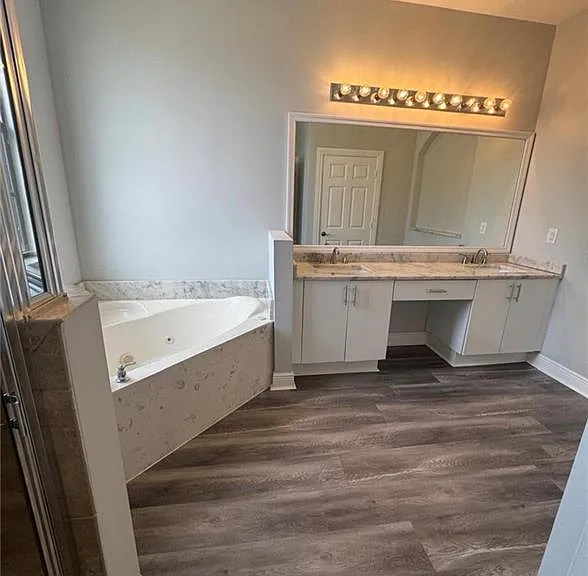 7614 Bristol Cir — Photo 10
