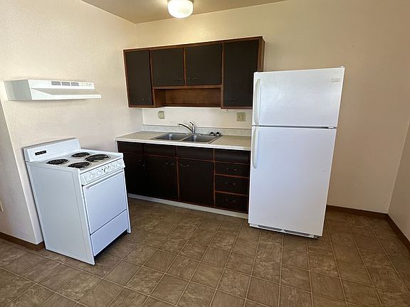2nd image of 922 Gardenette Dr #1