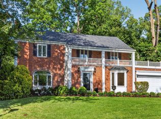 190 Sussex Drive, Manhasset, NY 11030