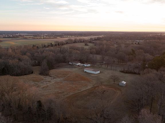 2nd image of 765 Corinth Rd