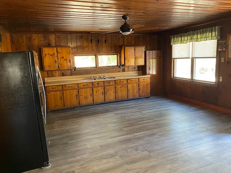 6310 Ward Rd — Photo 5