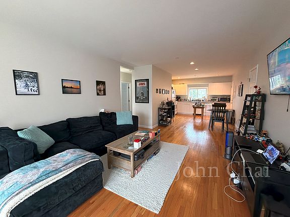 4th image of 48 Kent St APT 2