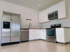 530 Tompkins Ave, San Francisco, CA