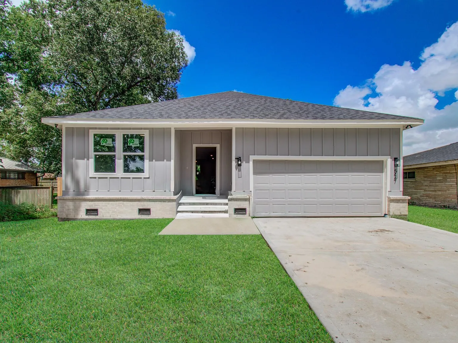 3 bed, 2.0 bath, 1900 sqft, $2,200 — Photo 4