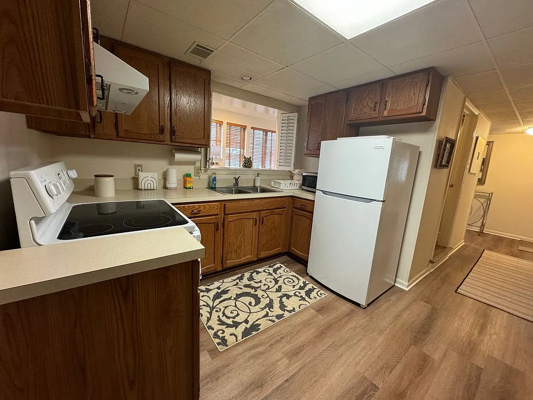 1 bed, 1.0 bath, 950 sqft, $2,495 — Photo 3