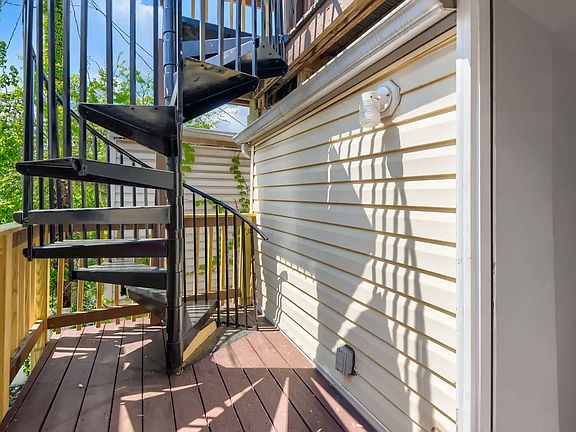 4th image of 1809 E Pratt St #4