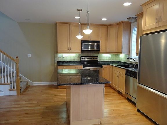3rd image of 209 S Evergreen Ave #209