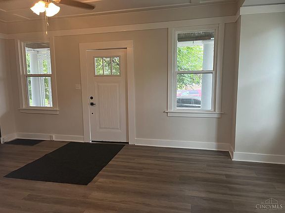 3rd image of 401 Elvin Ave