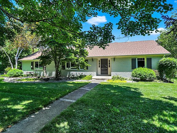 2nd image of 695 Mulberry St