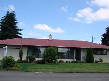 4th image of 3410 Clark Ave