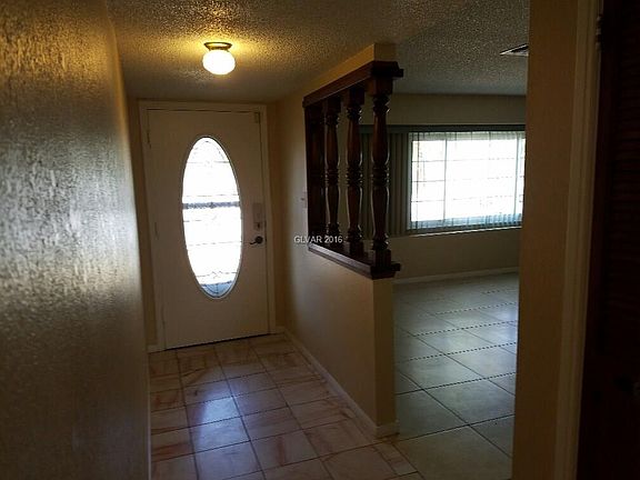 3rd image of 1716 E Oakey Blvd