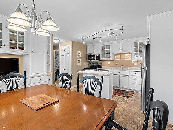2nd image of 1335 Ridgeway Blvd